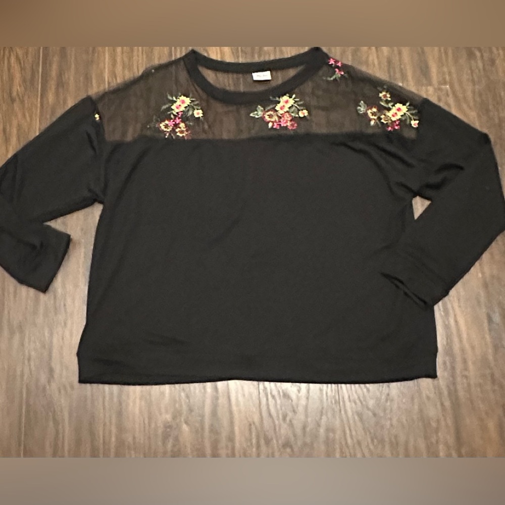 Impulsive long sleeve black sweater with gorgeous sheer shoulder size 2X